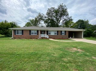 1504 Spring Lake Dr, Birmingham, AL 35215