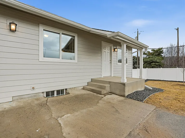 3440 N Huetter Rd #1 — Photo 2
