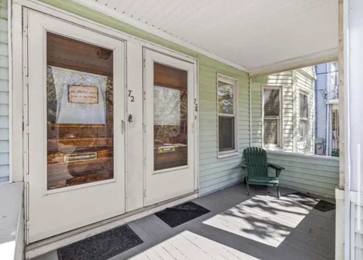 3 bed, 1018 sqft, $3,400 — Photo 3