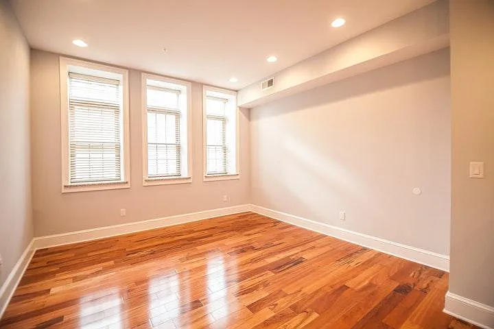 615 S 6th St #304 — Photo 4