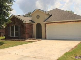 23616 S Point Dr, Denham Springs, LA 70726