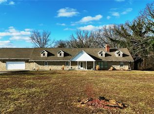 2707 N Service Rd W, Saint Clair, MO 63077