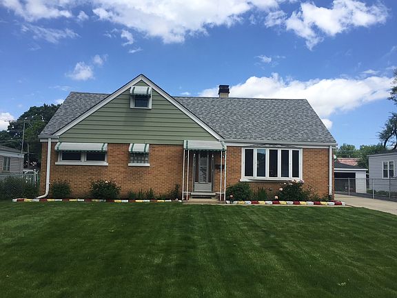 2nd image of 154 E Hirsch Ave