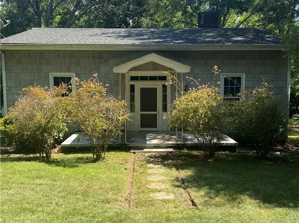 120 Eaton St, Central, SC 29630