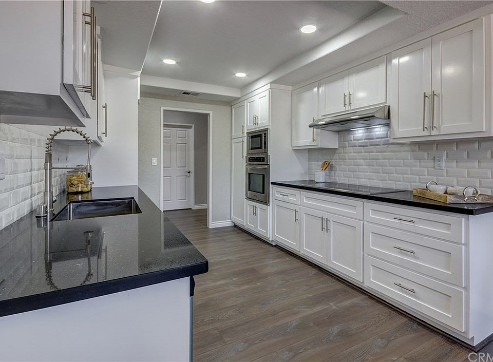 1st image of 48251 Calle Floristas