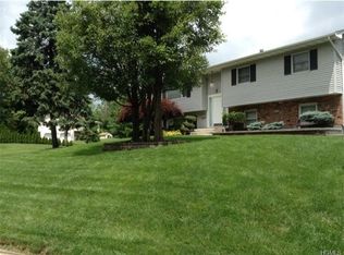 2 Hollis Ct, Bardonia, NY 10954