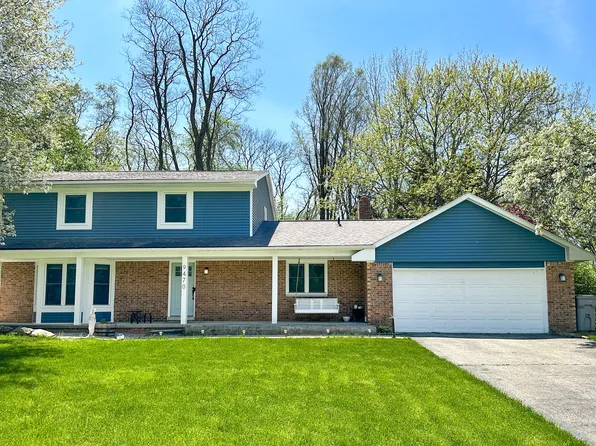 9470 Lake Crest Dr, Whitmore Lake, MI 48189