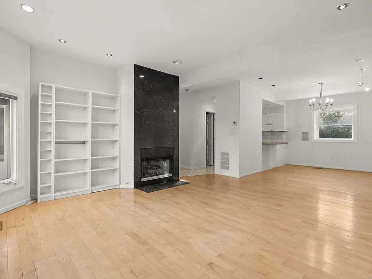 869 Orange St #7W — Photo 5