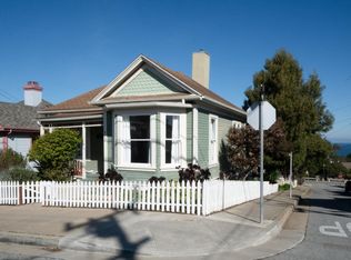 422 Laurel Ave, Pacific Grove, CA 93950
