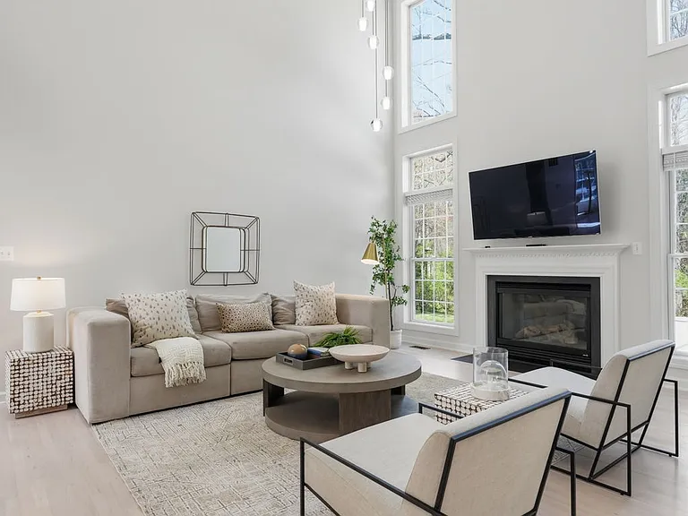 3515 Devon Dr — Photo 10