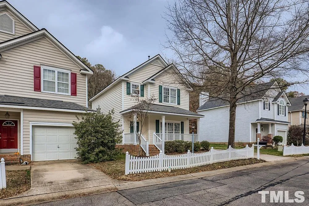 3 bed, 2.5 bath, $1,950 — Photo 3