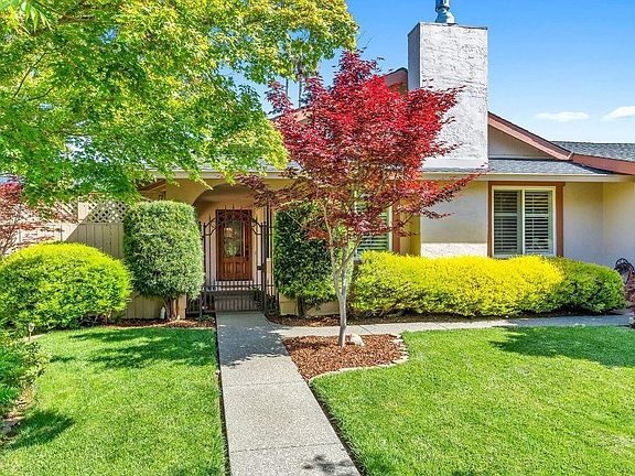 3rd image of 3408 Scenic Dr