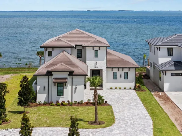 5881 Constellation Dr, Titusville, FL 32780