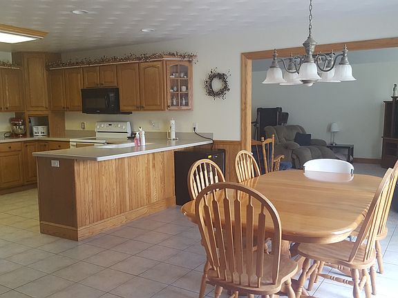 25x14 Eat-in Kitchen