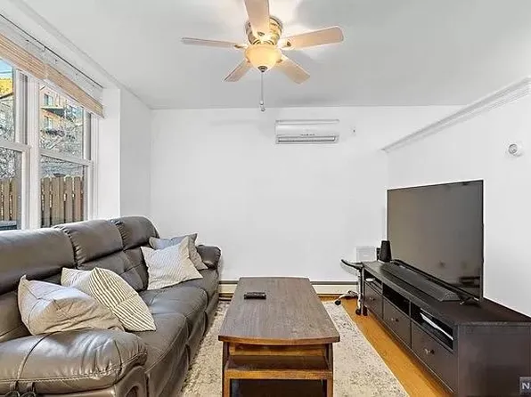 116 Willow Ave APT 3, Hoboken, NJ 07030