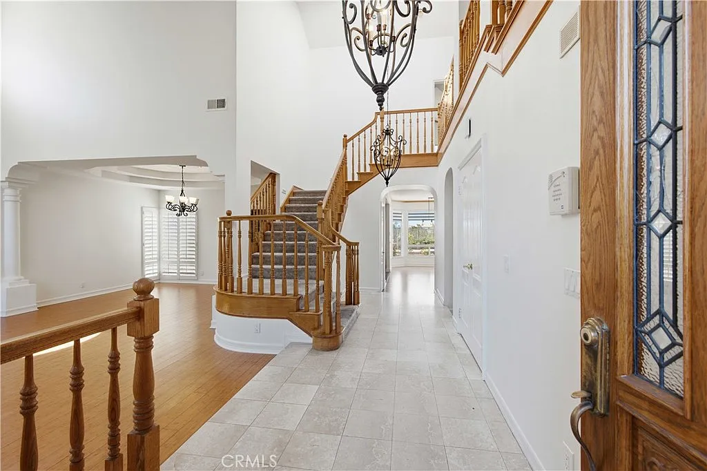 4 bed, 3662 sqft, $7,900 — Photo 3