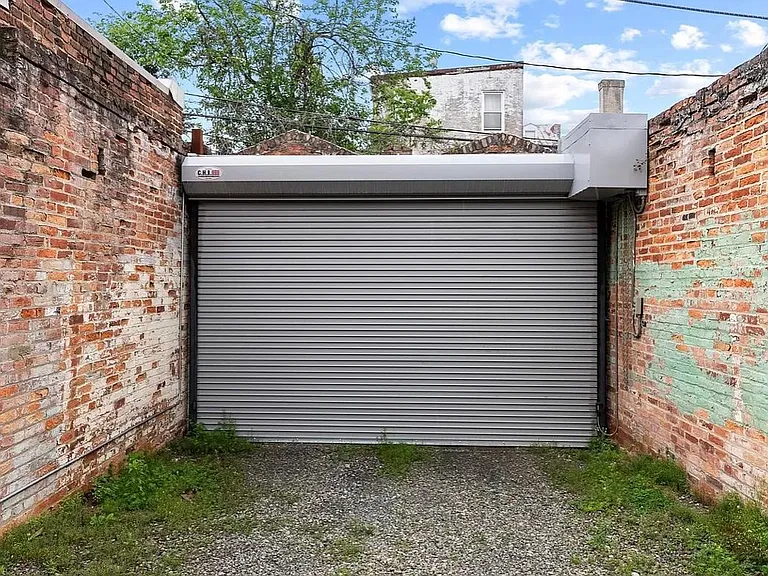 848 W Lombard St — Photo 16