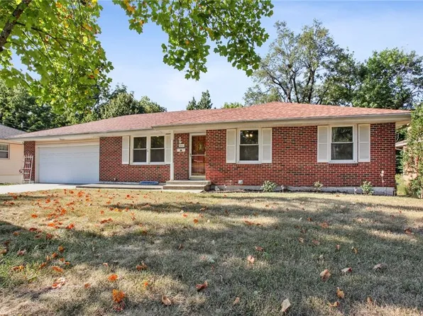401 SW Stratford Rd, Lees Summit, MO 64081