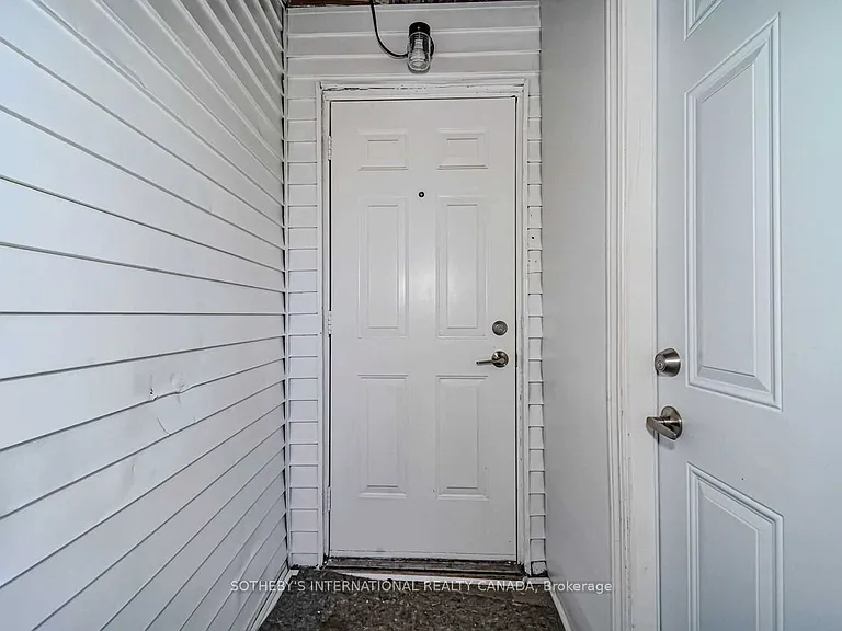 843 Danforth Ave #UPPER — Photo 9