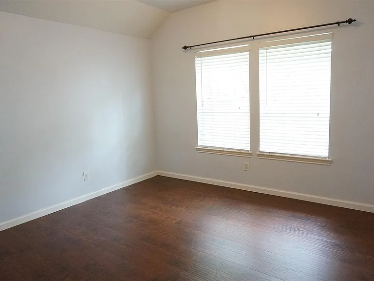 2114 Madewood Dr — Photo 17