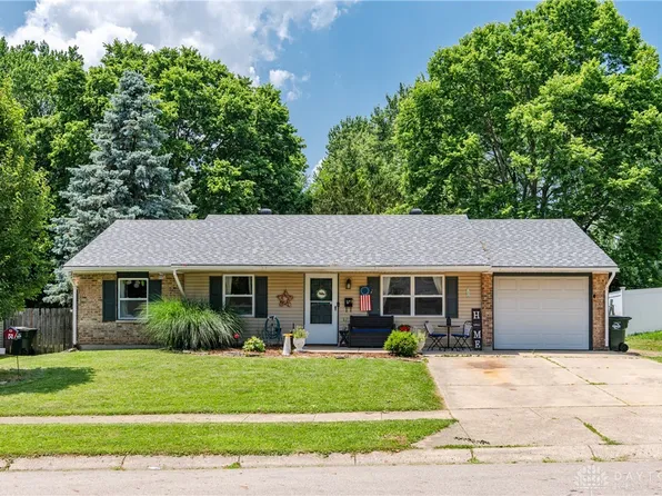 925 Greenheart Dr, New Carlisle, OH 45344