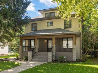 122 N Oakwood Ave, West Chicago, IL 60185