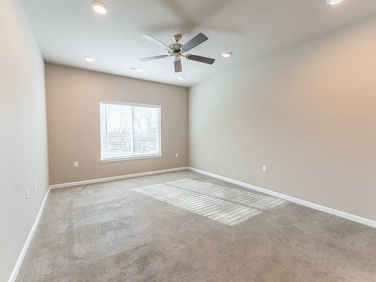 Coryell Commons — Photo 103
