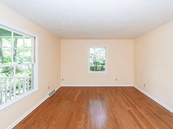 5th image of 1071 Deleisseline Blvd