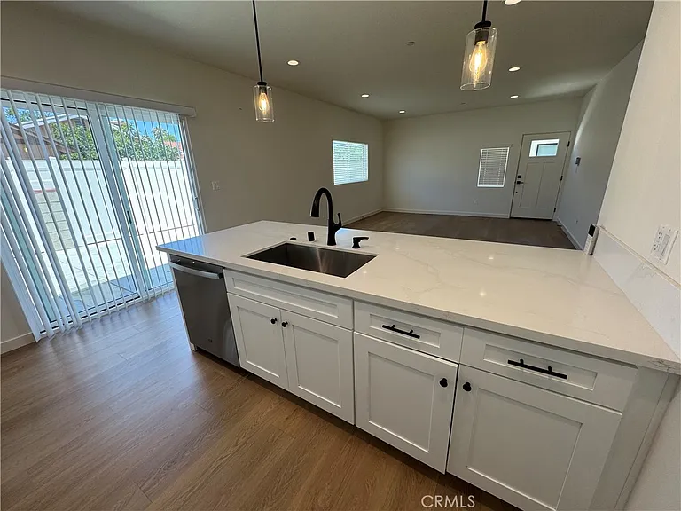 15236 Kingsbury St — Photo 3