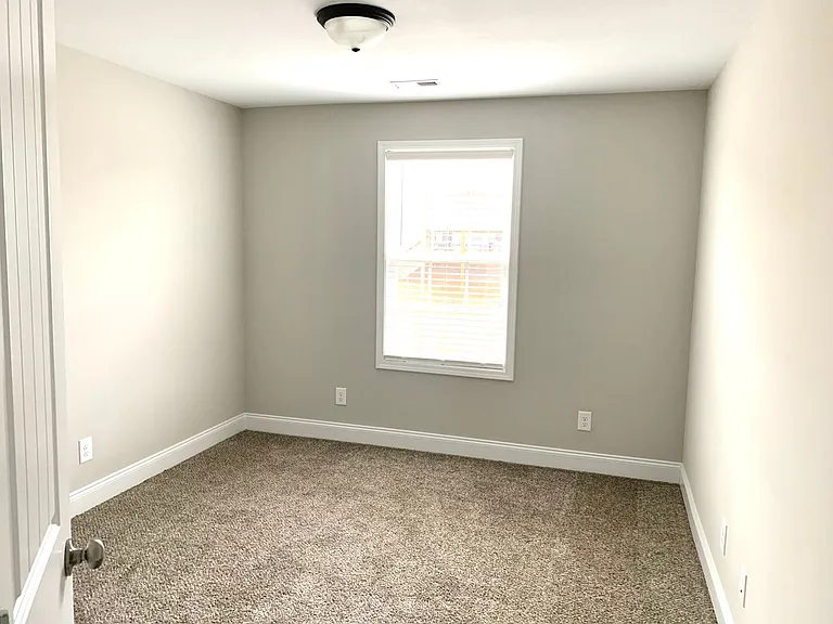712 Banister Dr — Photo 34