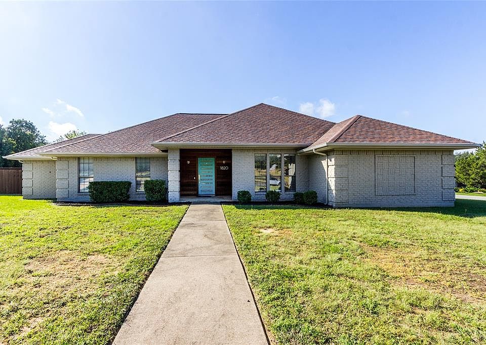 1st image of 1820 Summer Ln