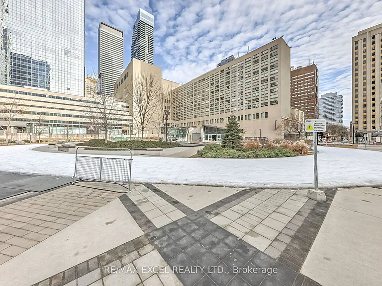 386 Yonge St #4904 — Photo 6