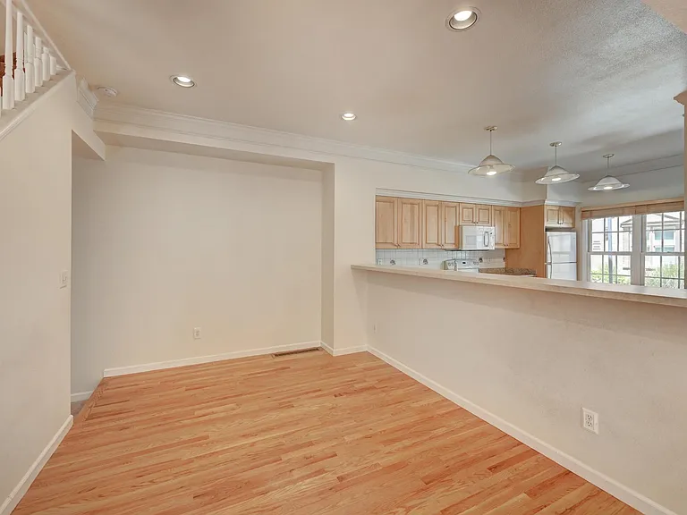 927 Jersey St — Photo 6