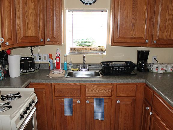 3rd image of 51 Lakeshore Dr