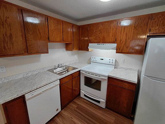 3rd image of 7328 Buffalo Ave APT 12