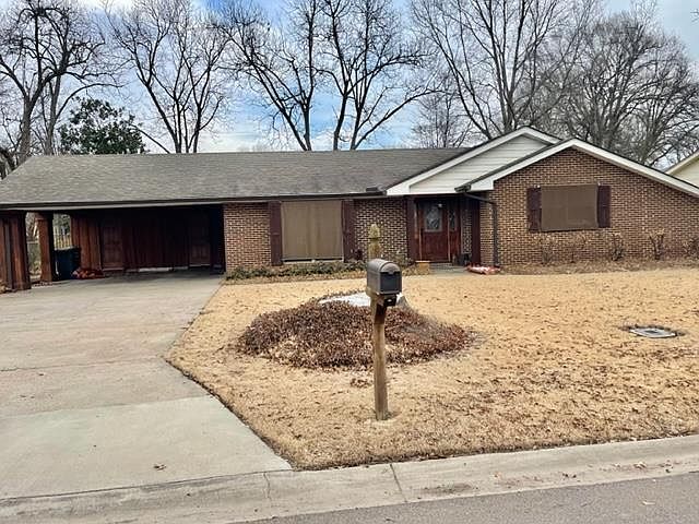 1st image of 115 Lilac Dr