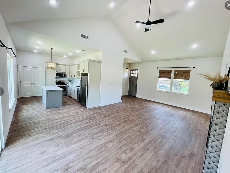 444 Timberbend Trl — Photo 4