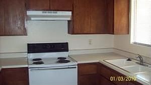 2nd image of 1004 Chlwd Prk Blvd NE APT D