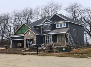 1217 Briarwood Ln, Mahomet, IL 61853