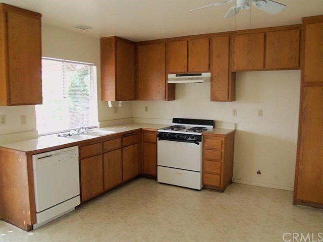 2nd image of 24543 Delphinium Ave