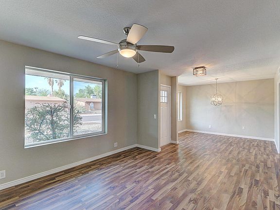 3rd image of 3832 E Sunnyside Dr