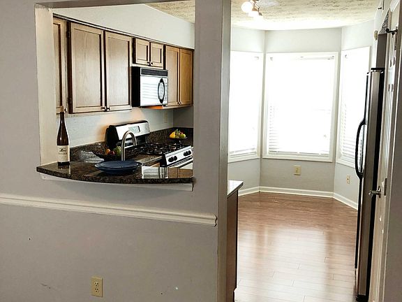 3rd image of 3960 Riverlook Pkwy SE #7