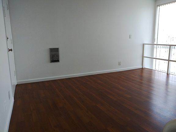 2nd image of 408 S Venice Blvd APT 216