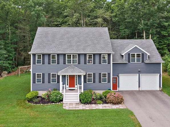 53 Wampum St, Weymouth, MA 02190