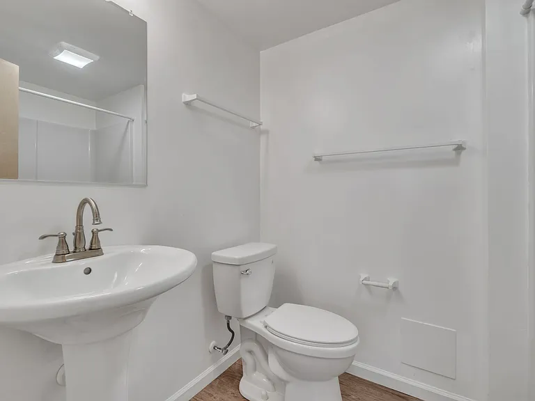 9611 Morwin St — Photo 18