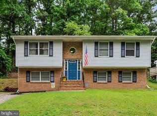 1405 S Harbor Dr, Saint Leonard, MD 20685