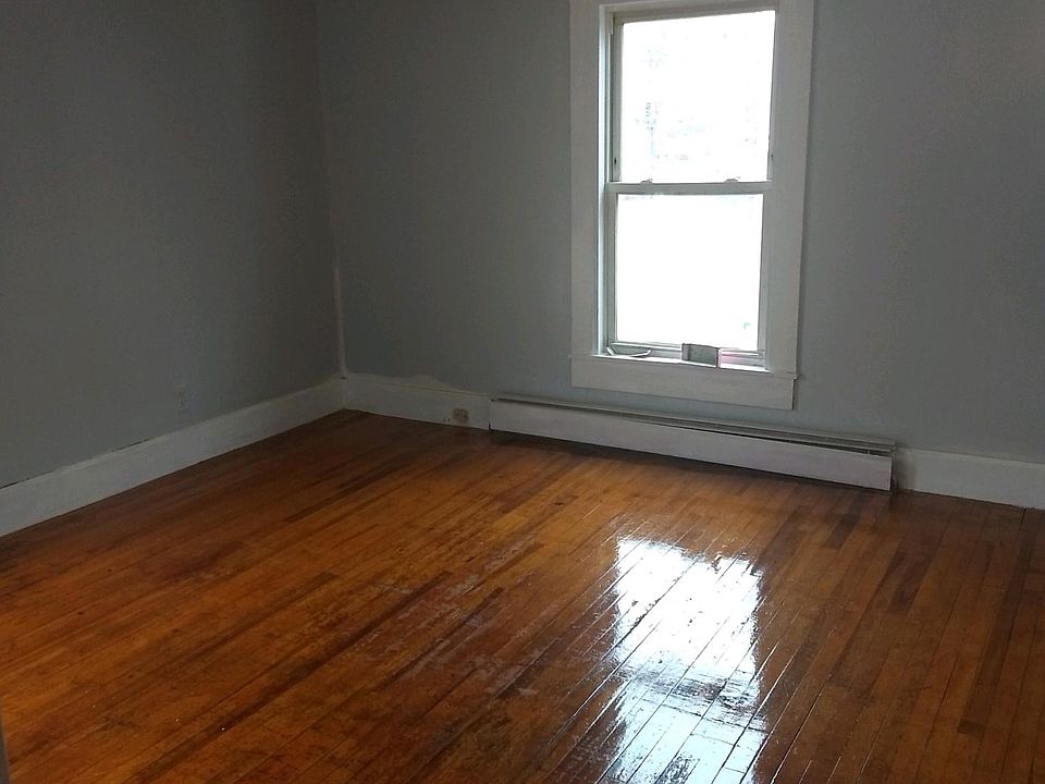 54 Green St, Athol, MA 01331 Zillow