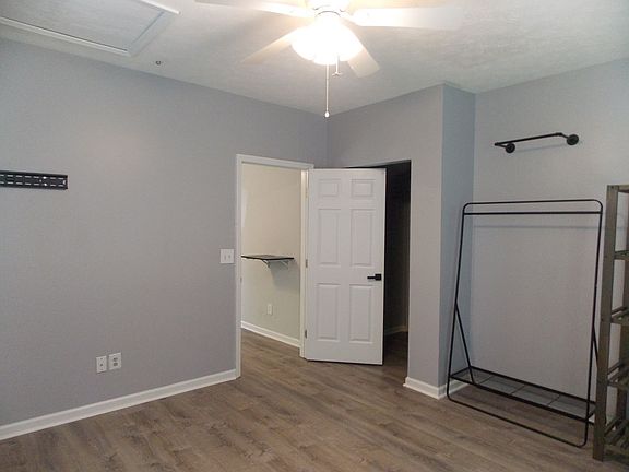 5th image of 2427 Schaul St Unit B