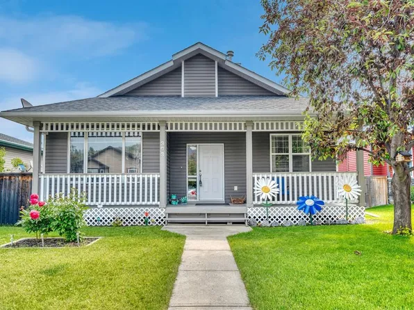 303 W Robert St SW, Diamond Valley, AB T0L 2A0