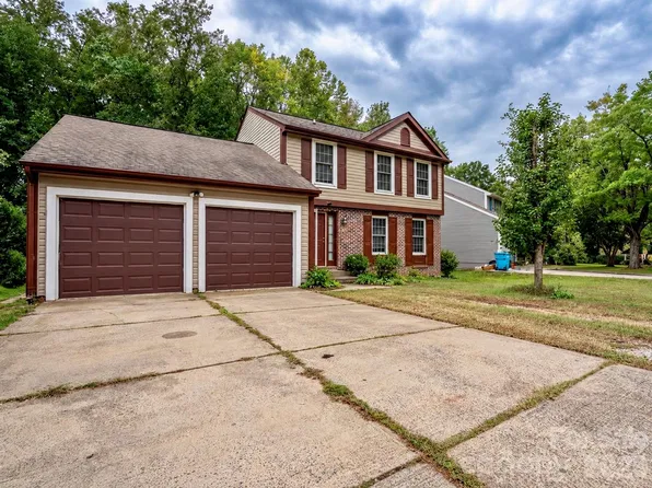 8400 Mayerling Dr, Charlotte, NC 28227